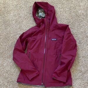 Patagonia Women's Maroon Jacket